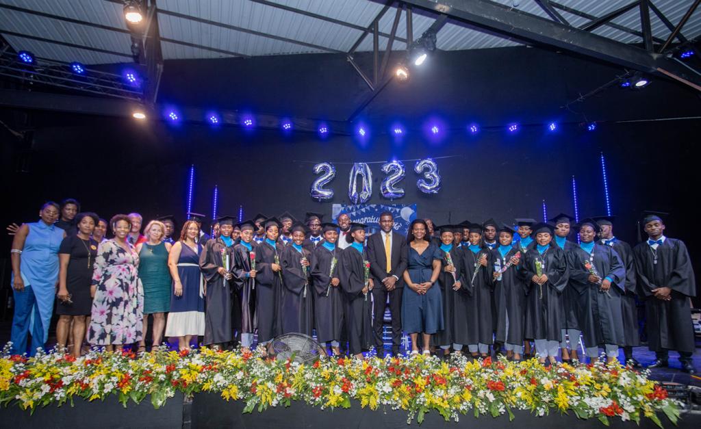 Cérémonie de remise de parchemins à une nouvelle cohorte de Haiti Teen  Challenge